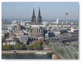 Von der 29. Etage in 103 m Höhe bietet sich ein atemberaubender Rundumblick auf Köln. 
