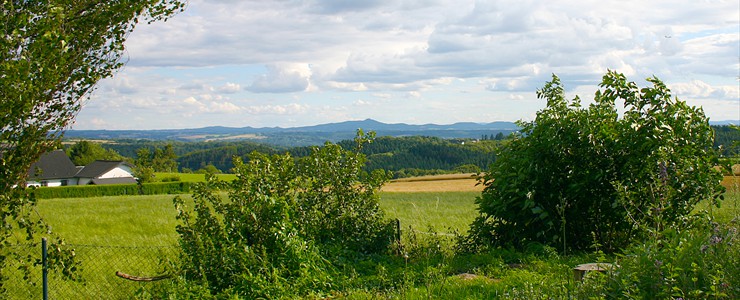 Blick von Braschoß auf das Siebengebirge